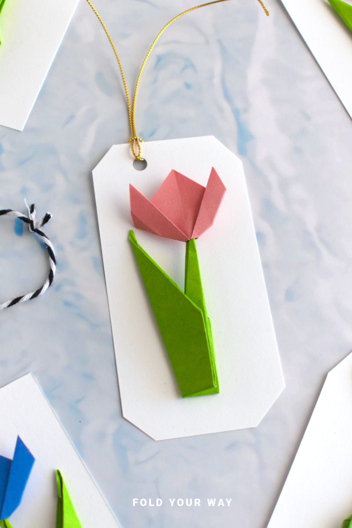 Pink tulip gift tag.